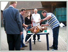Schwein am Spie - Leckeres fr unsere Gste